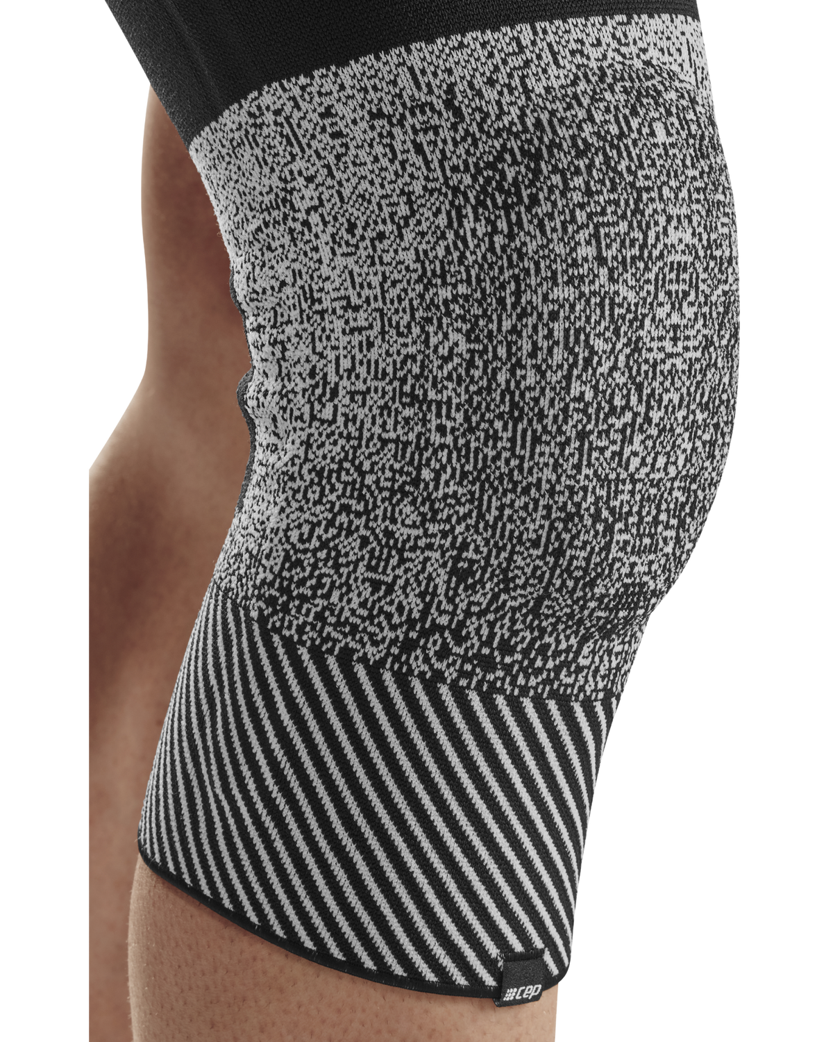 Max Support Knee Sleeve, Multi-Black/White, close-up detail
