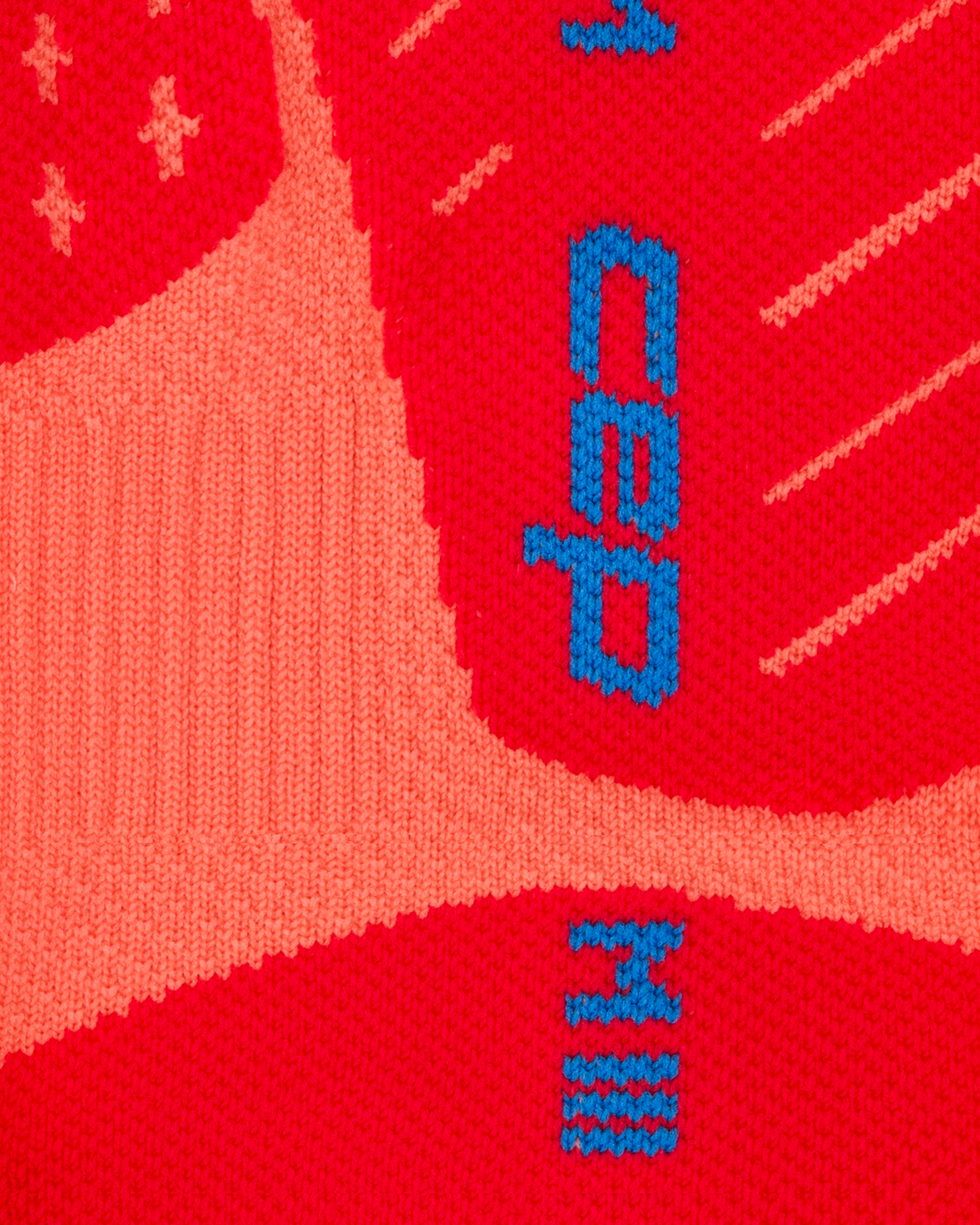 Core Run Fade Mid Cut Compression Socks, Red/Blue Fade, close-up detail