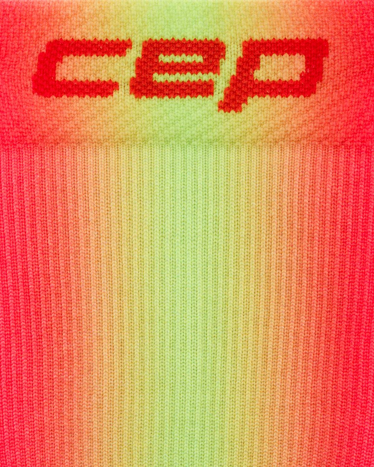 Core Run Gradient Mid Cut Compression Socks, SS26 Gradient - Red/Lime, close-up detail