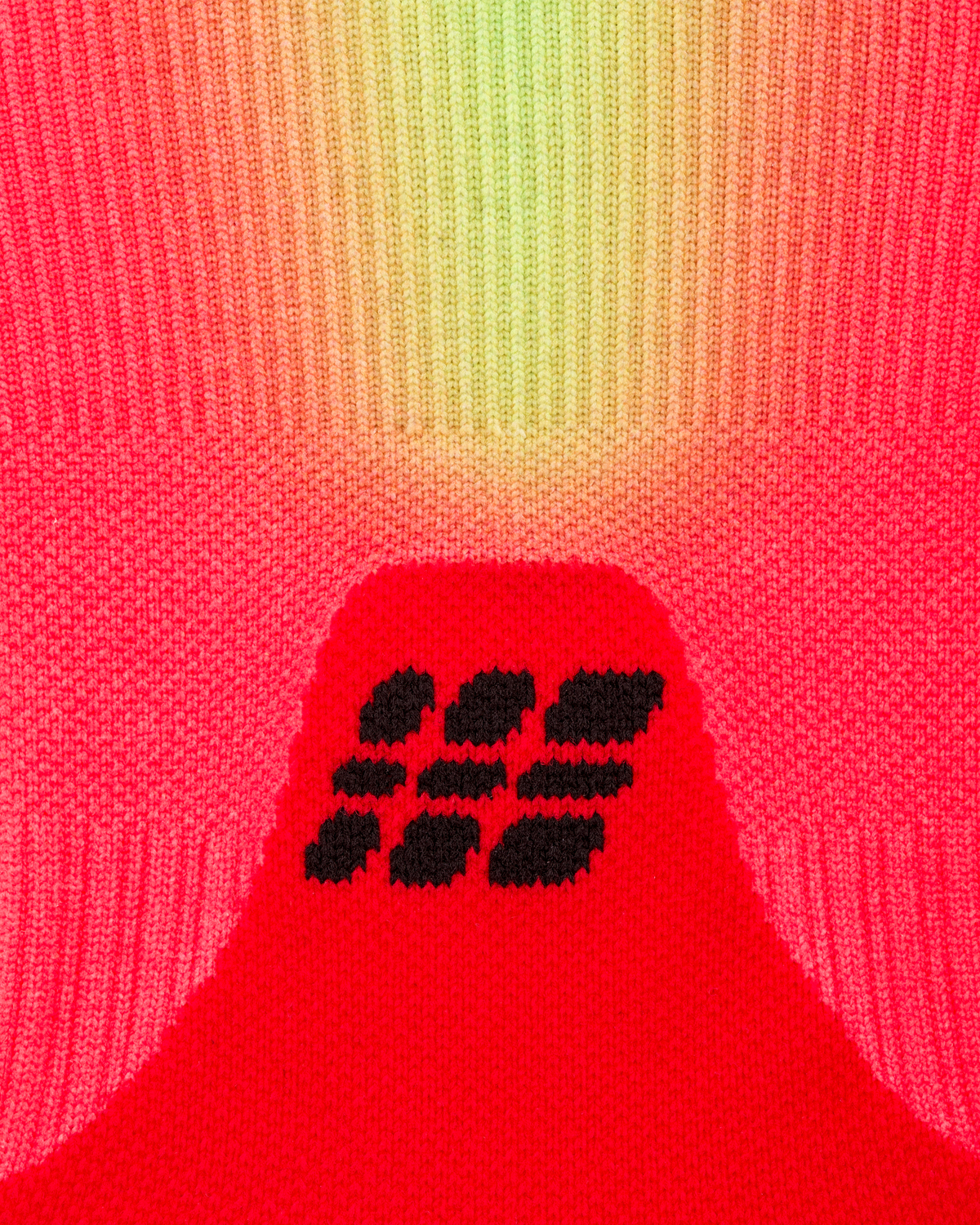Core Run Gradient Mid Cut Compression Socks, SS26 Gradient - Red/Lime, close-up detail