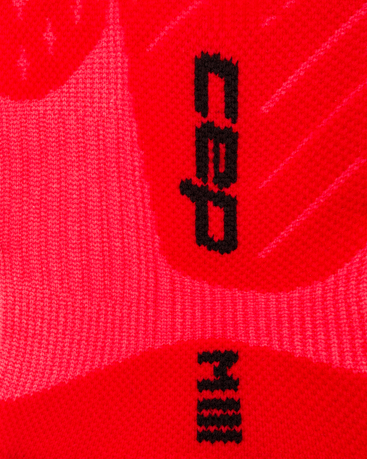 Core Run Gradient Mid Cut Compression Socks, SS26 Gradient - Red/Lime, close-up detail