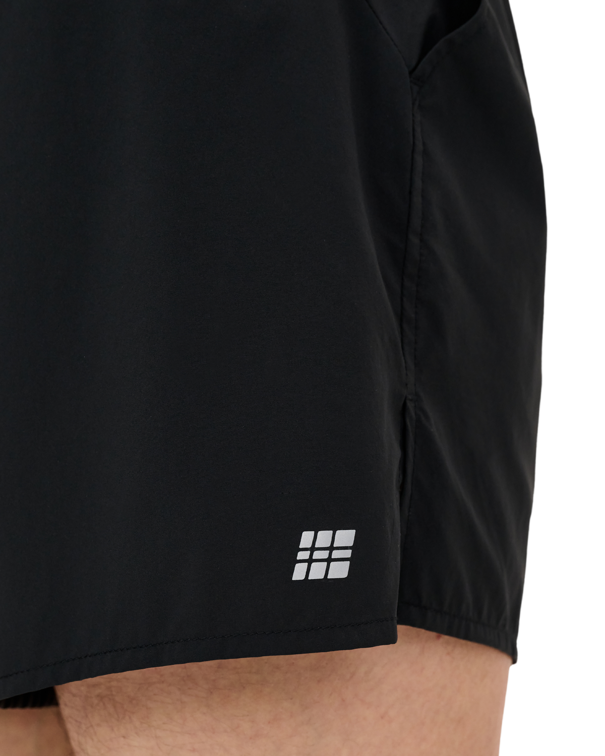 Core Run Loose Fit Shorts, Men, Black, close-up detail