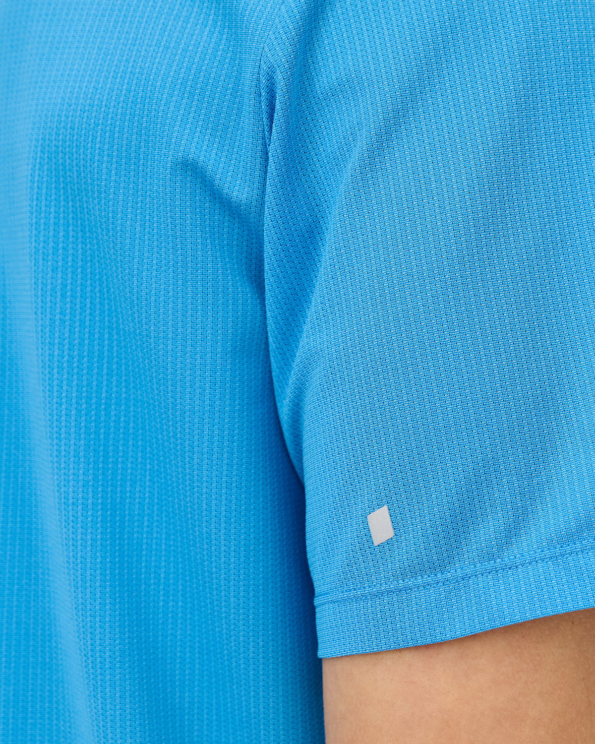 Core Run Short Sleeve Shirt, Men, Blue, close-up detail