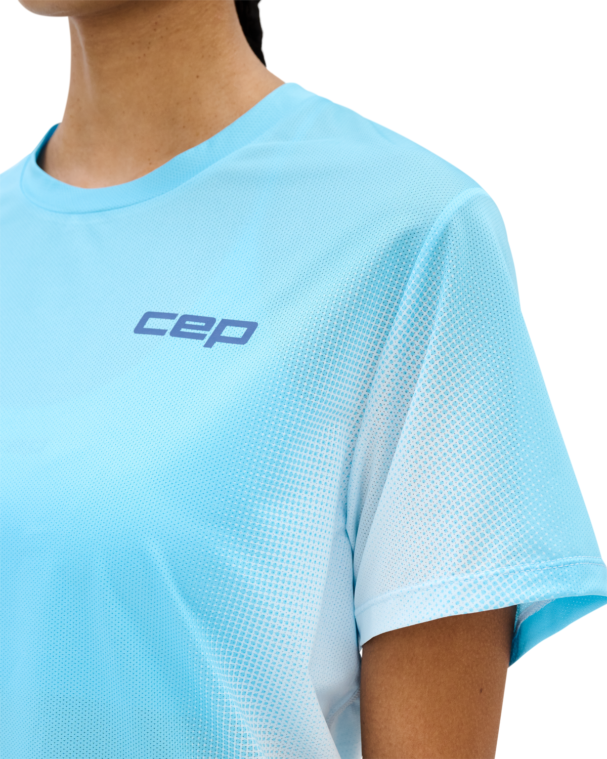 Core Run Short Sleeve Shirt, Women, Light Blue Fade, close-up detail