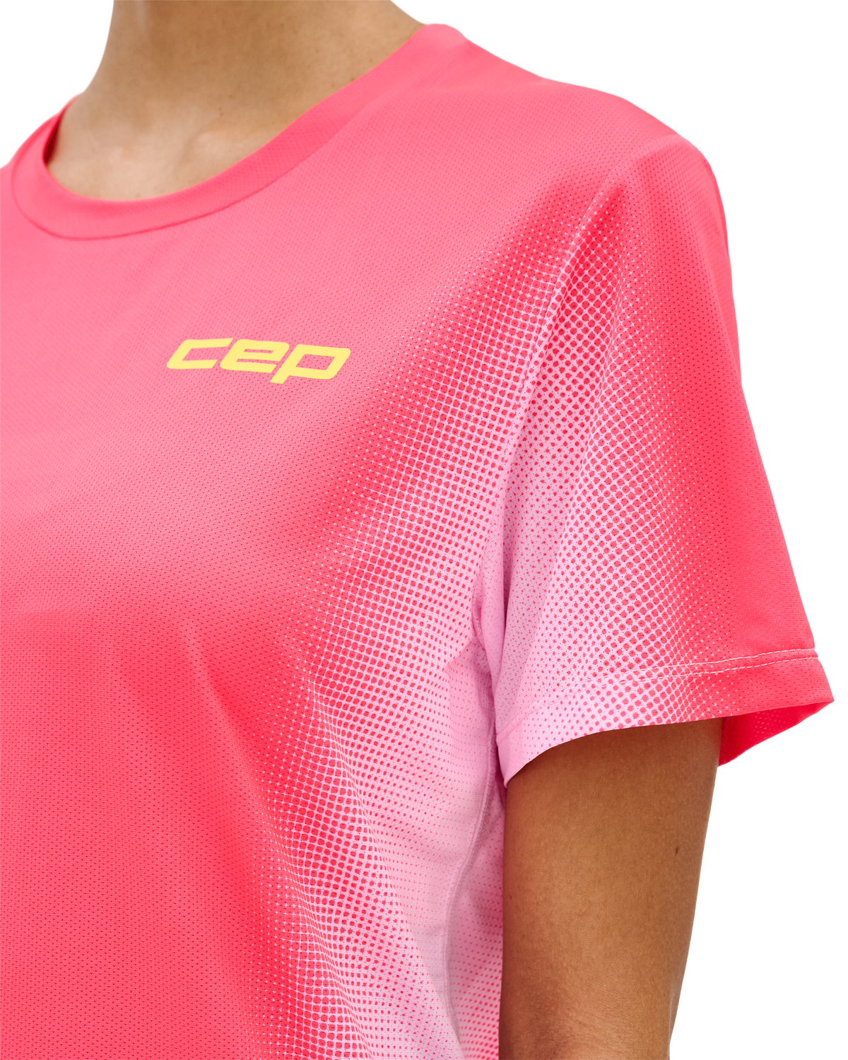Core Run Short Sleeve Shirt, Women, Pink Fade, close-up detail