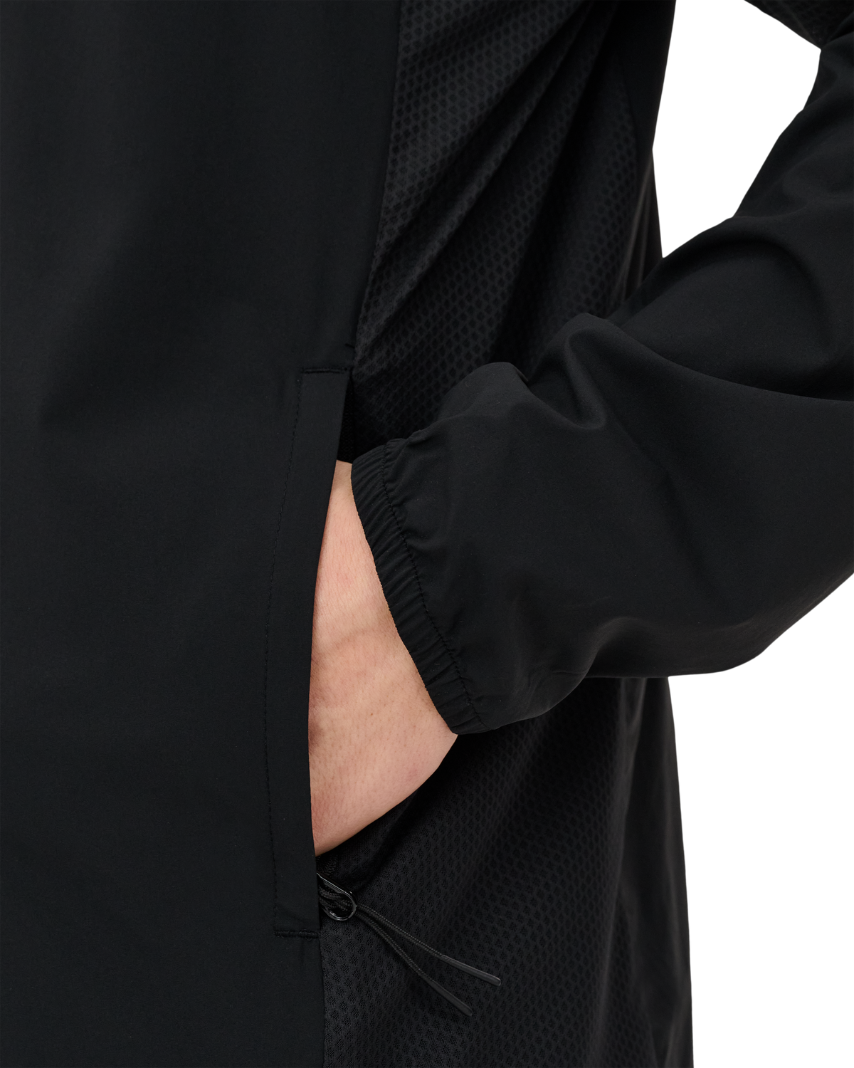 Core Run Windbreaker, Men, Black, close-up detail