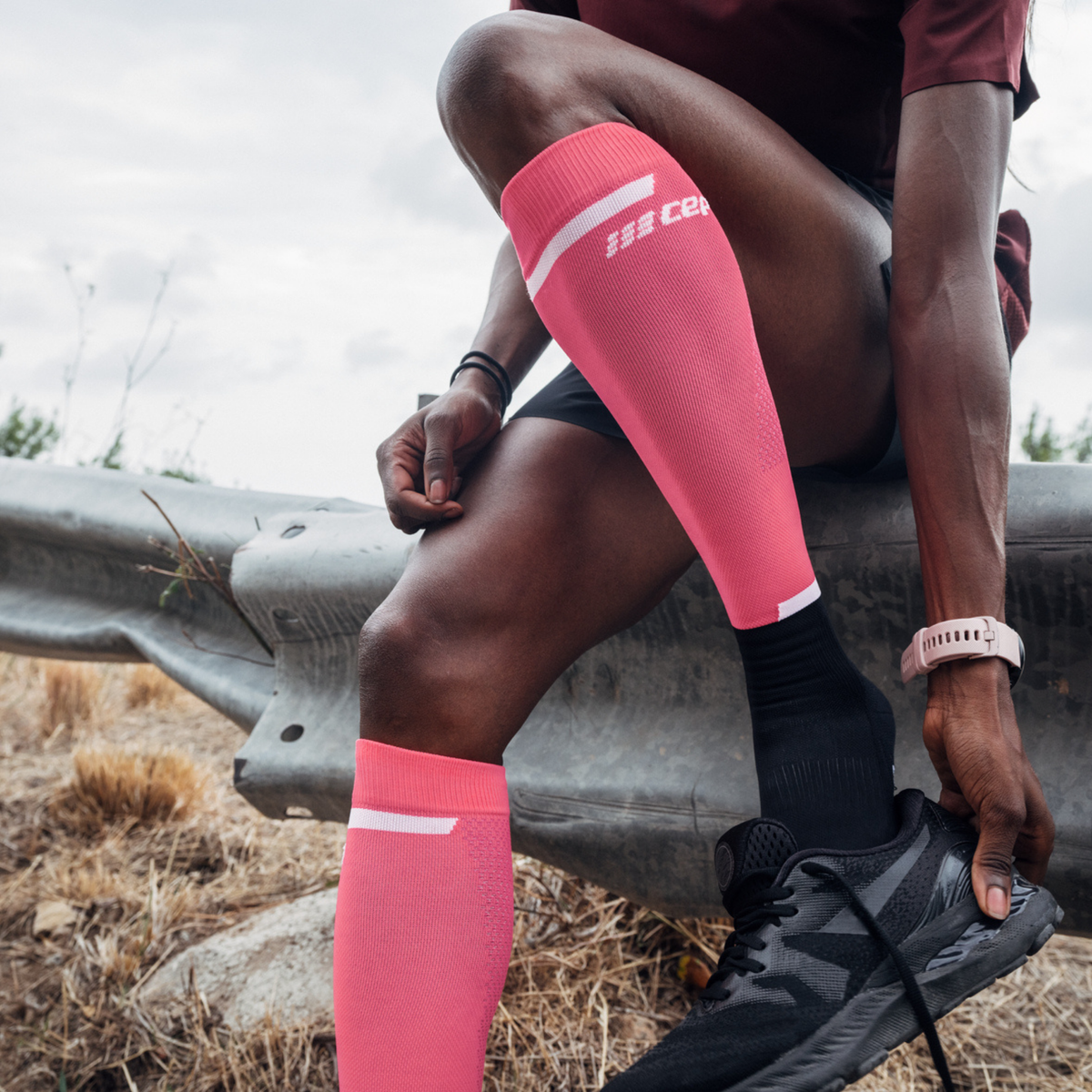 The Run Compression Tall Socks 4.0, Women, Pink/Black, close-up detail