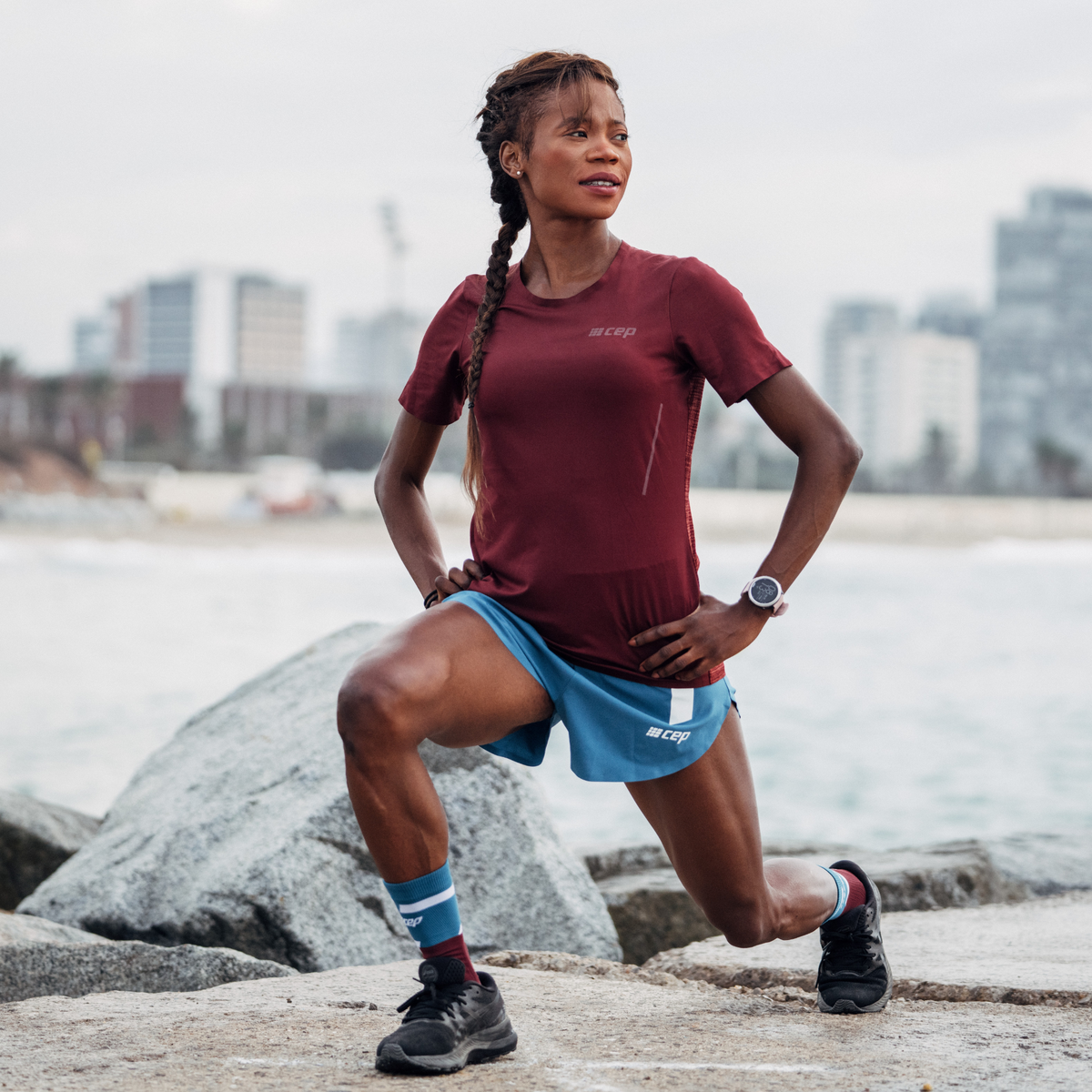 The Run Compression Mid Cut Socks 4.0, Women, Petrol/Dark Red, close-up detail
