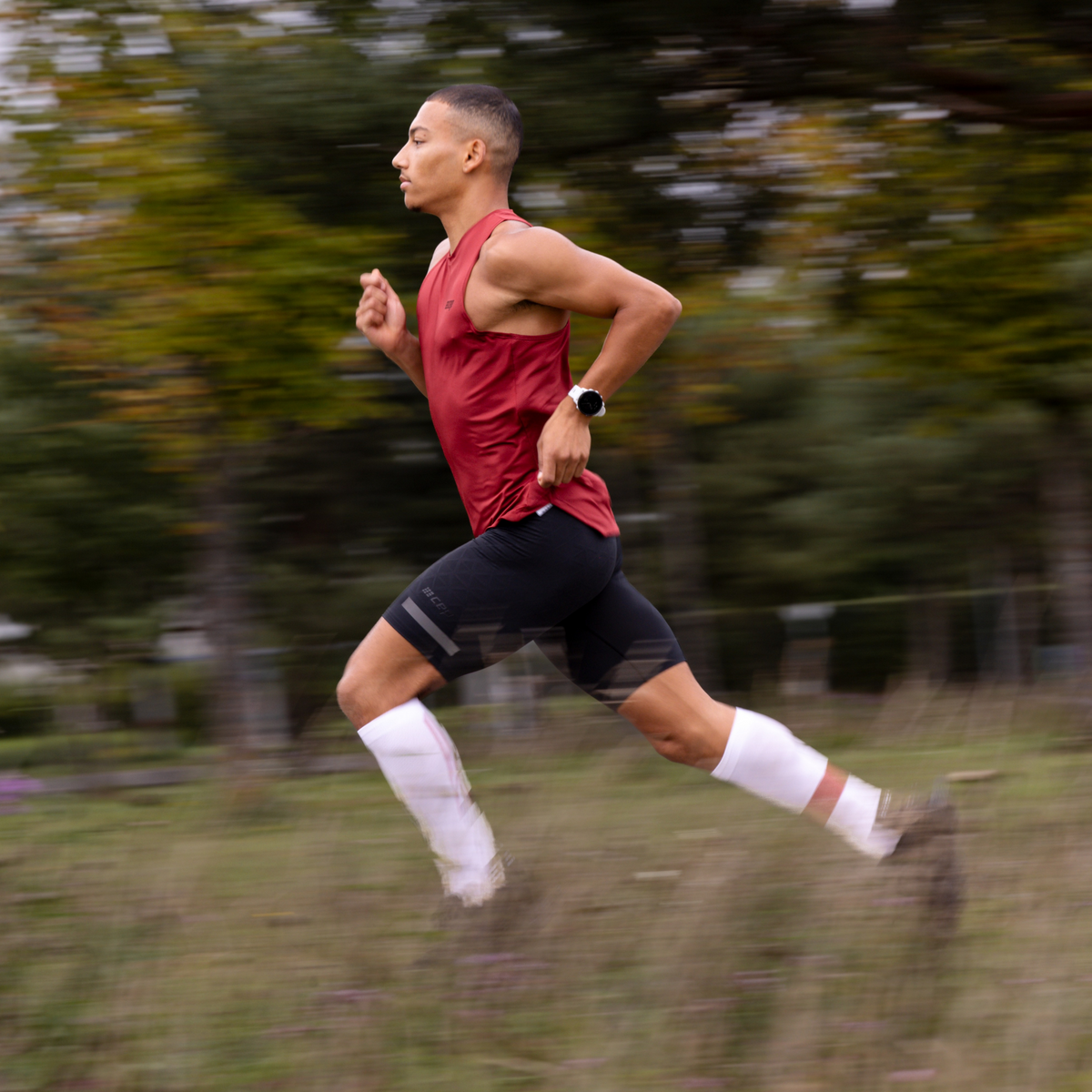 The Run Tank Top, Men, Crimson, close-up detail