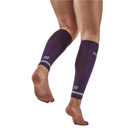 The Run Compression Calf Sleeves 4.0, Women, Violet, Back View Model