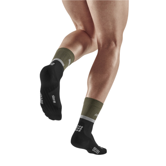 The Run Compression Mid Cut Socks 4.0, Men, Olive, Back View Model