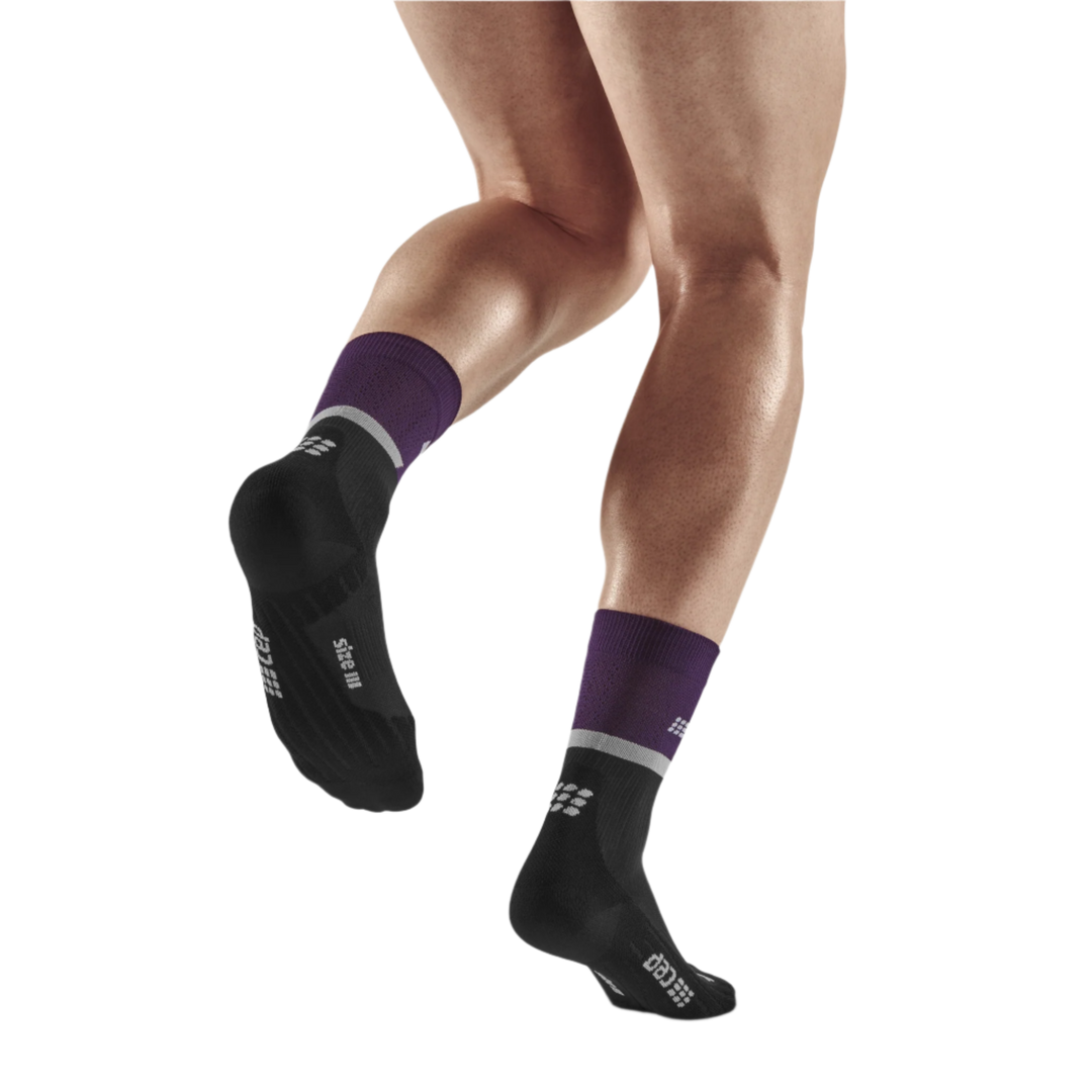 The Run Compression Mid Cut Socks 4.0, Men, Violet, Back View Model