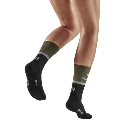 The Run Compression Mid Cut Socks 4.0, Women, Olive/Black, Back View Model